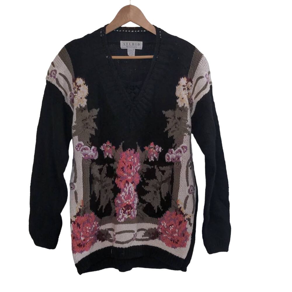 Vintage black floral knit‎ tunic sweater